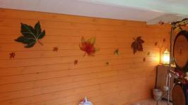 Wall with leaves